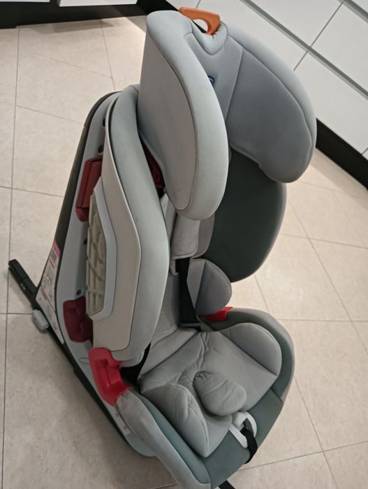 Cadeira auto Chicco com isofix