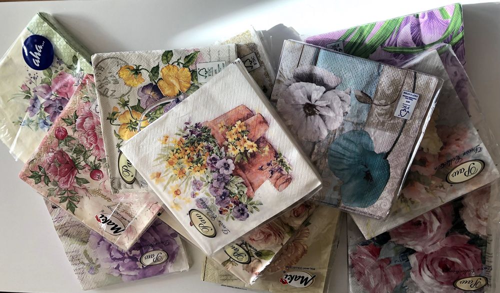 Komplet serwetek papierowych