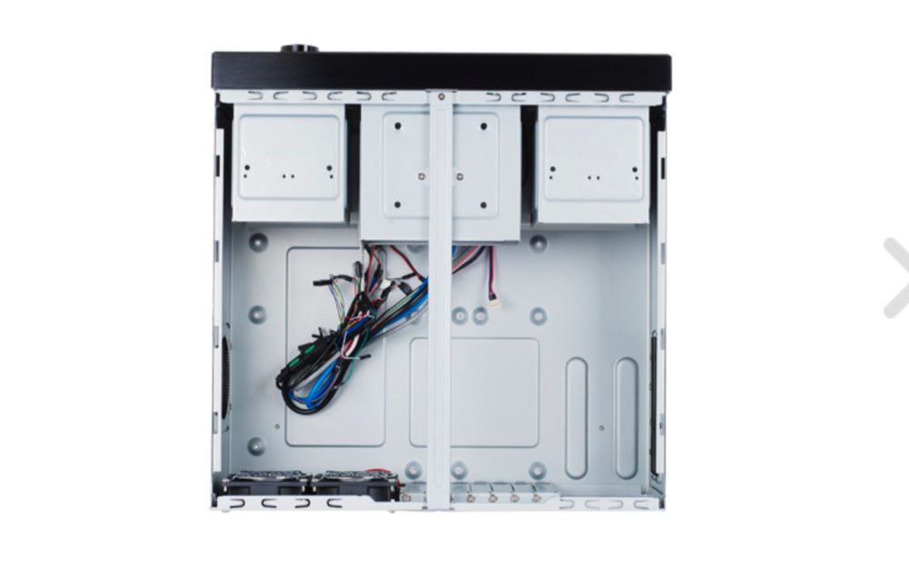HTPC корпус SilverStone LC16M (Великобритания)