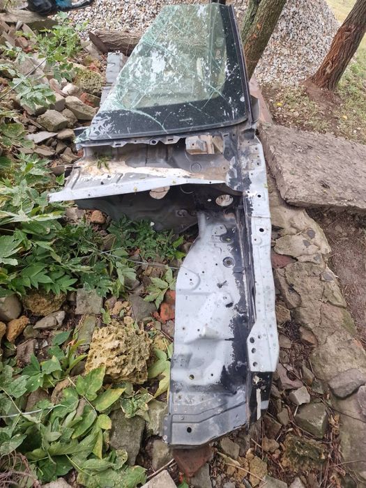 Продам передню ліву четверть кабіни Nissan Navara D40