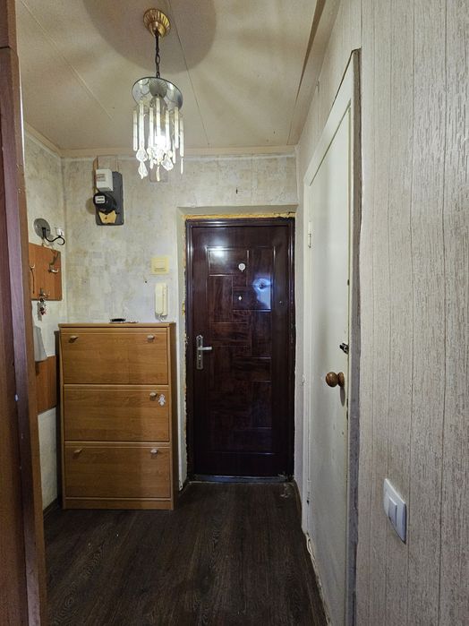 Продам 1 кім. квартиру на ж/м Червоний Камінь. Цегляний будинок. Газ!