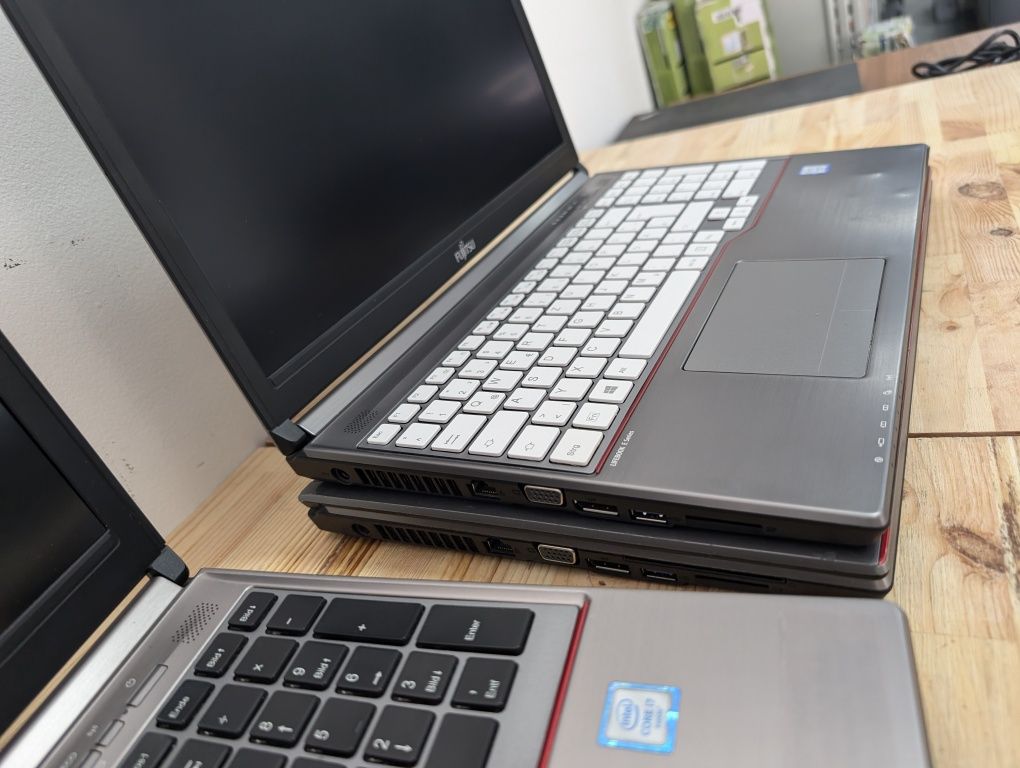 Ноутбуки Fujitsu LIFEBOOK E756 Core  I5-I7  Є кількість