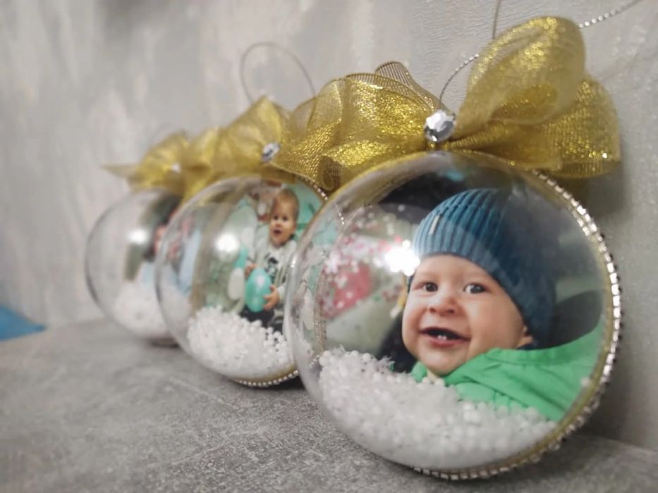 Новорічні іграшки