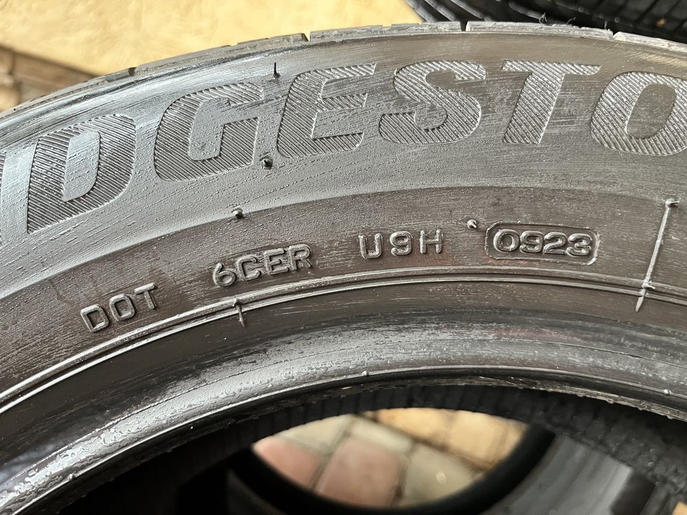 Шини Bridgestone 2023р -215 60 17