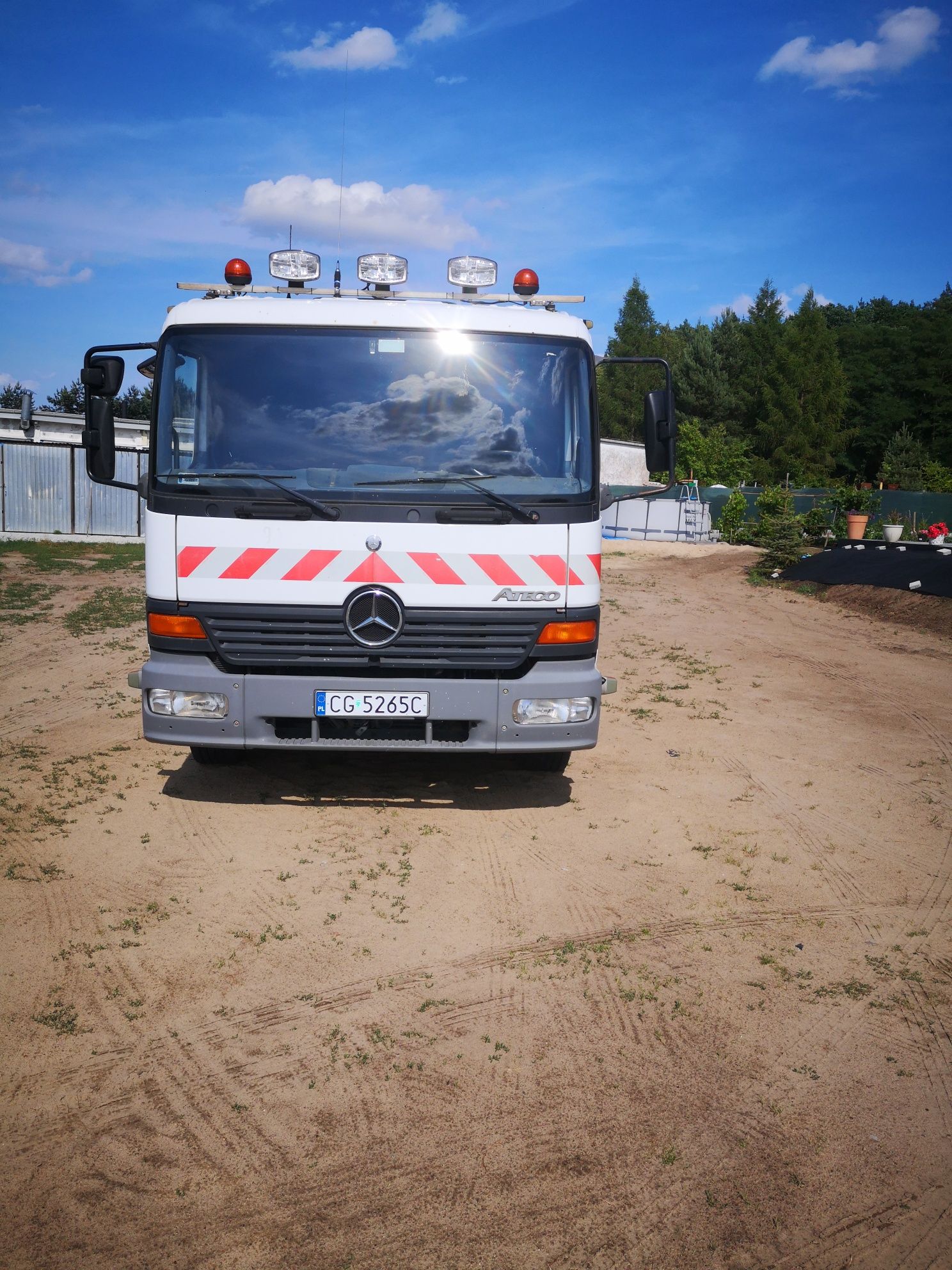 Wywrotka mercedesa atego