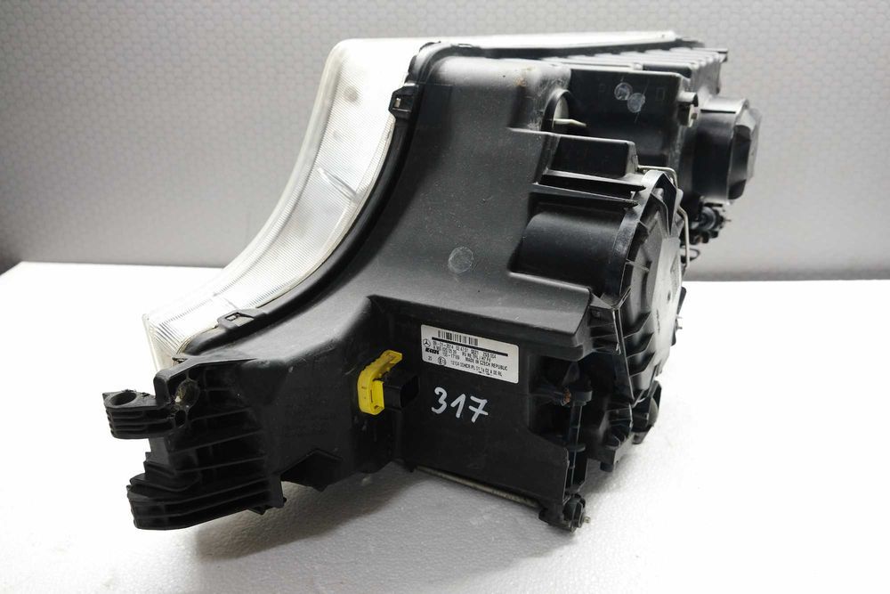 Lampa prawy przód Mercedes Actros mp4