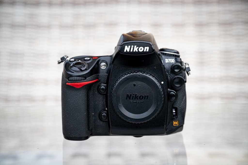 Nikon D700 - grip MB-D10 - dodatki!