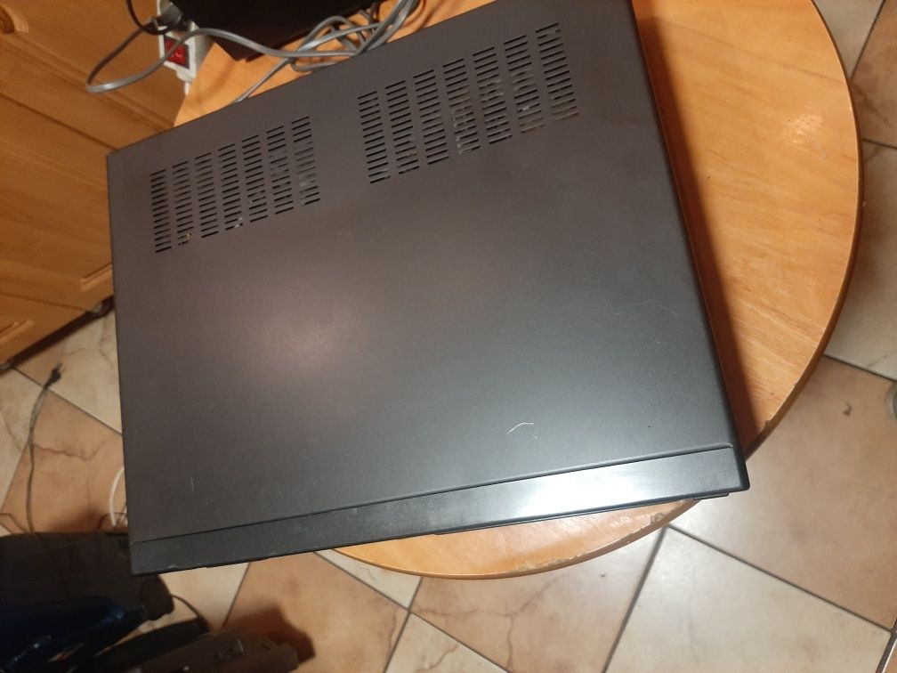 Magnetowid VHS Sharp Toshiba uszkodzone cena za całość