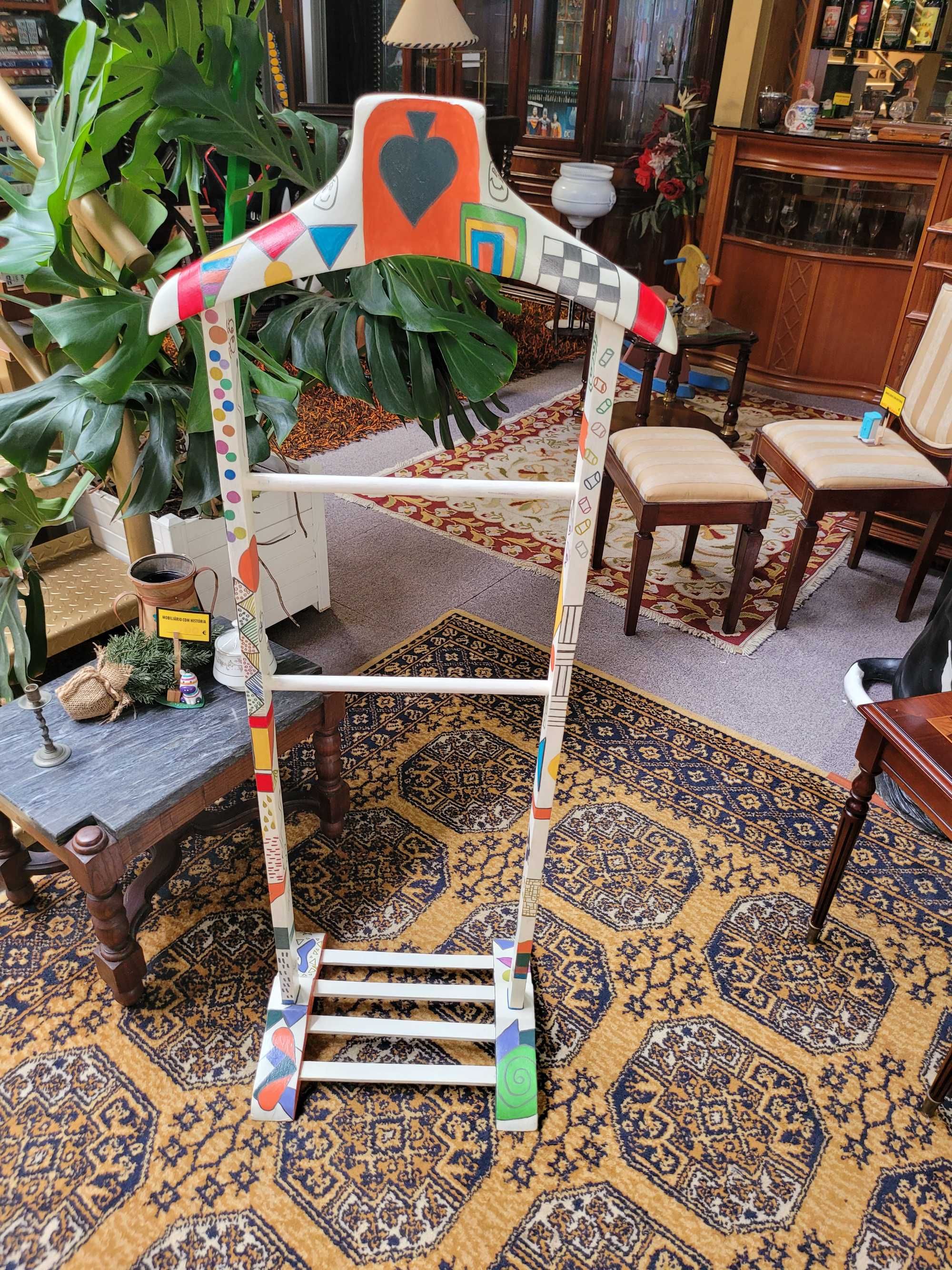 Cabide em madeira maciça restaurado - Pintado à mão