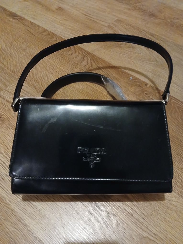 Prada, sliczna torebka damska na ramię