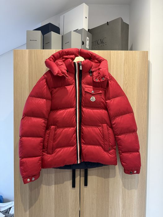 Kurtka Moncler Czerwona