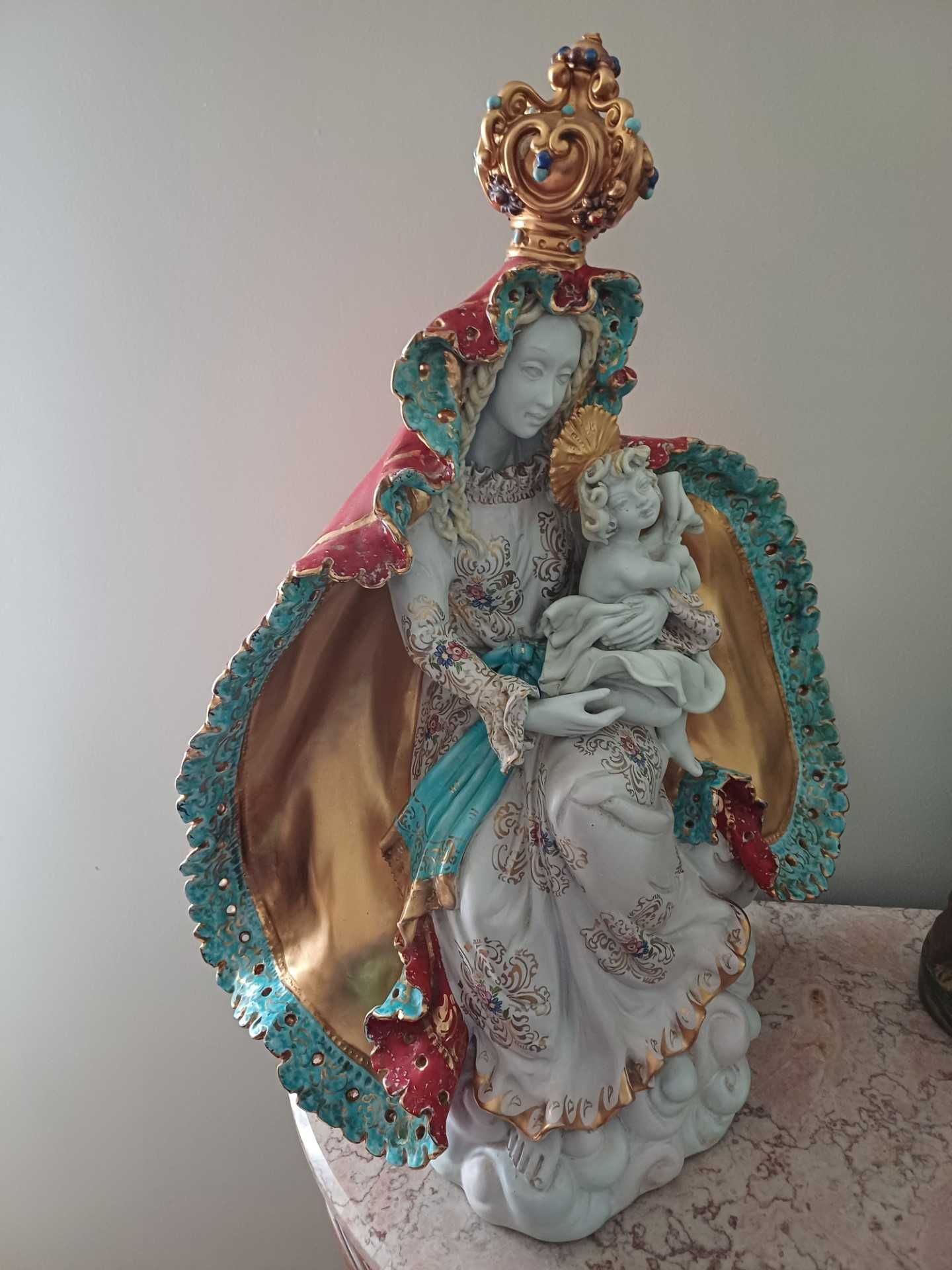 estátua em porcelana