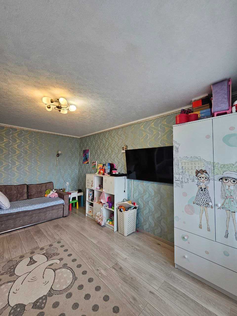 Продам 2к квартиру з частковим ремонтом жм Клочко
