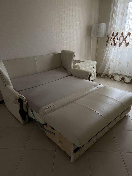 Розкладний диван із екошкіри