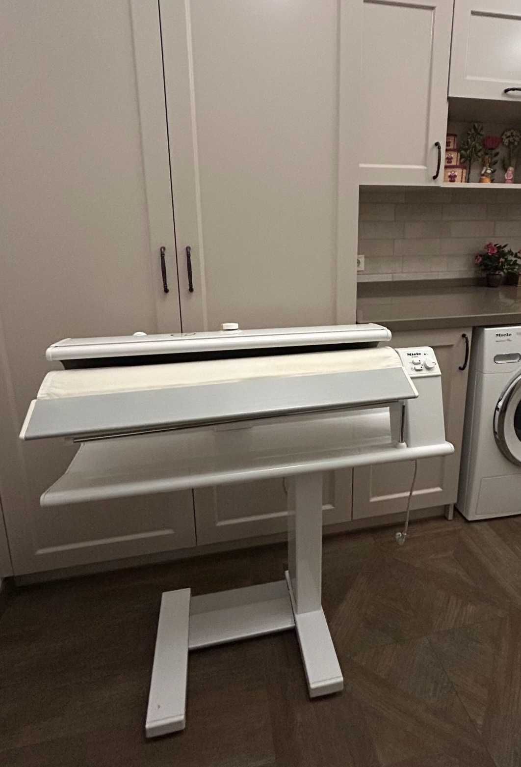 Прасувальна машина Miele, побутова