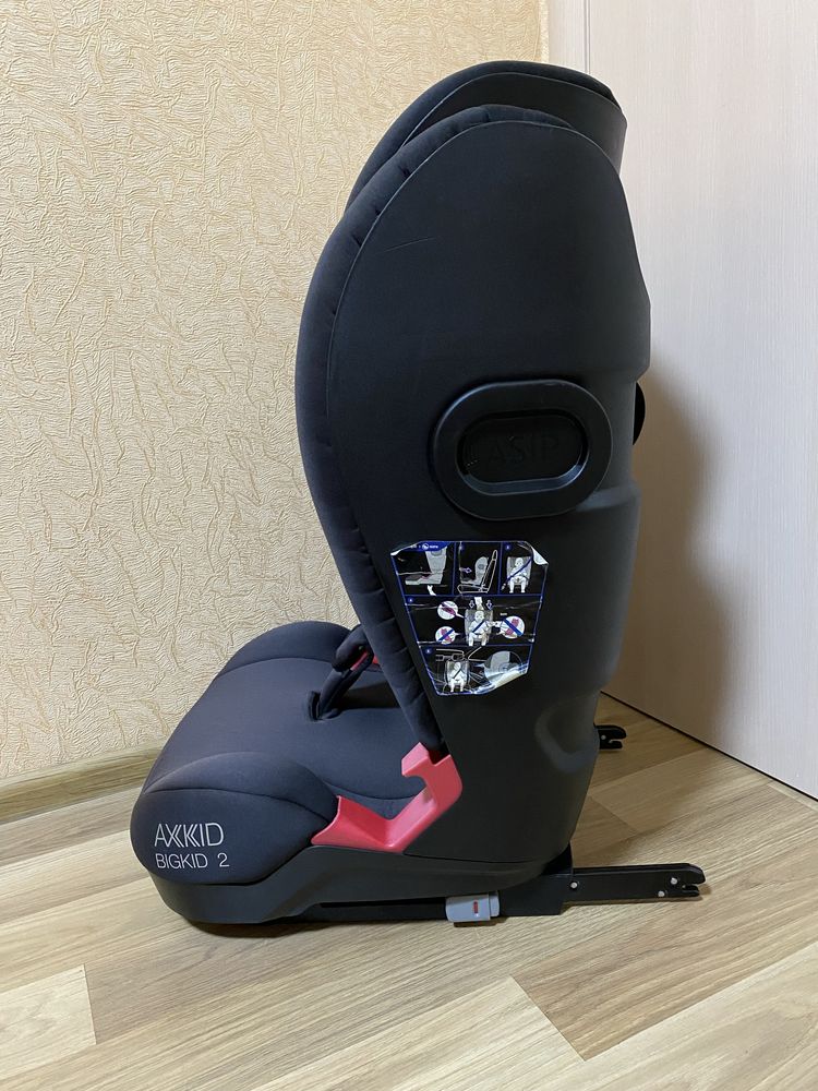 Шведское автокресло Axkid Bigkid Isofix с 3 до 12 лет 15-36 кг