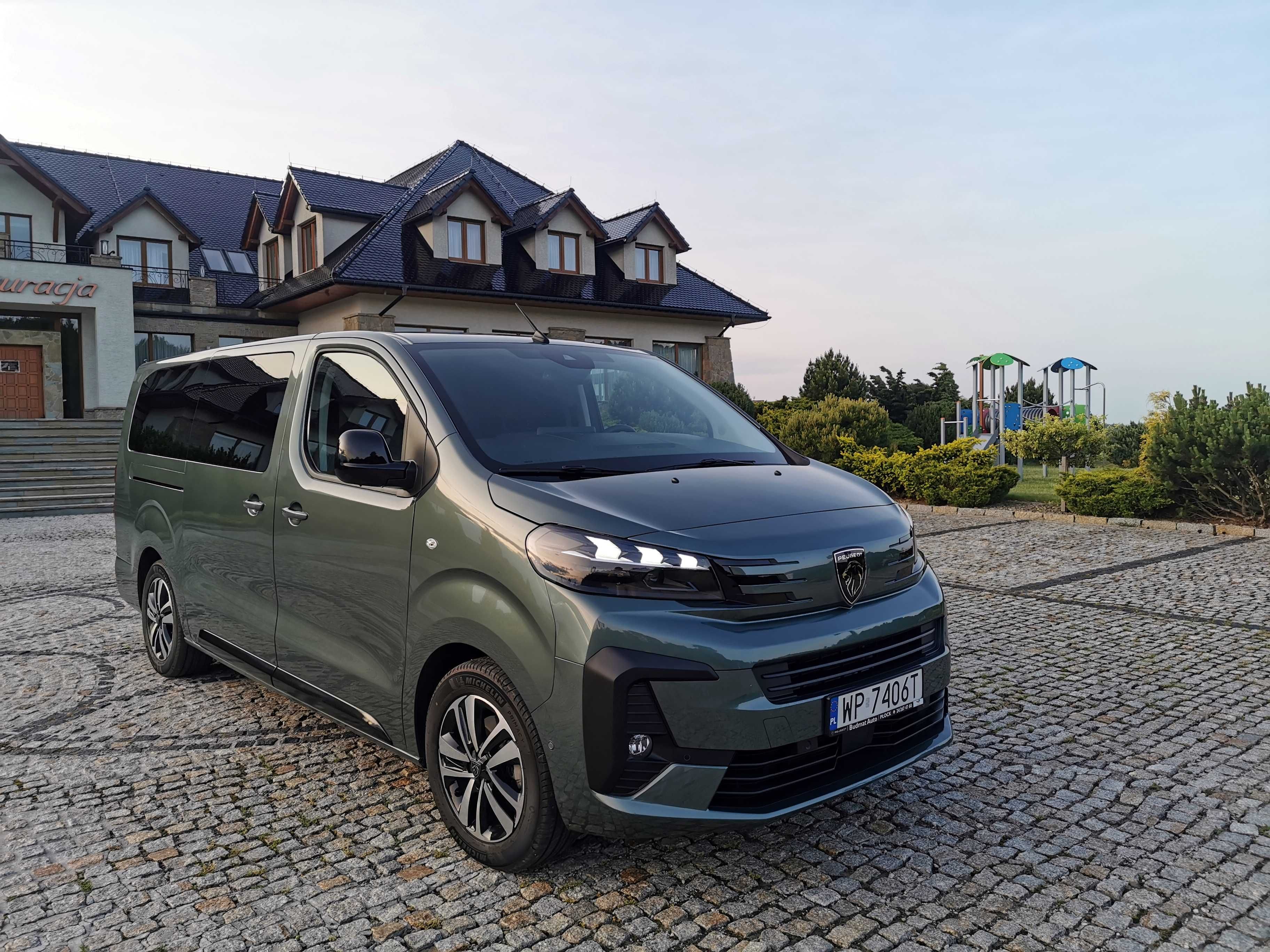 Wynajem Busa Peugeot Traveller Business NOWY