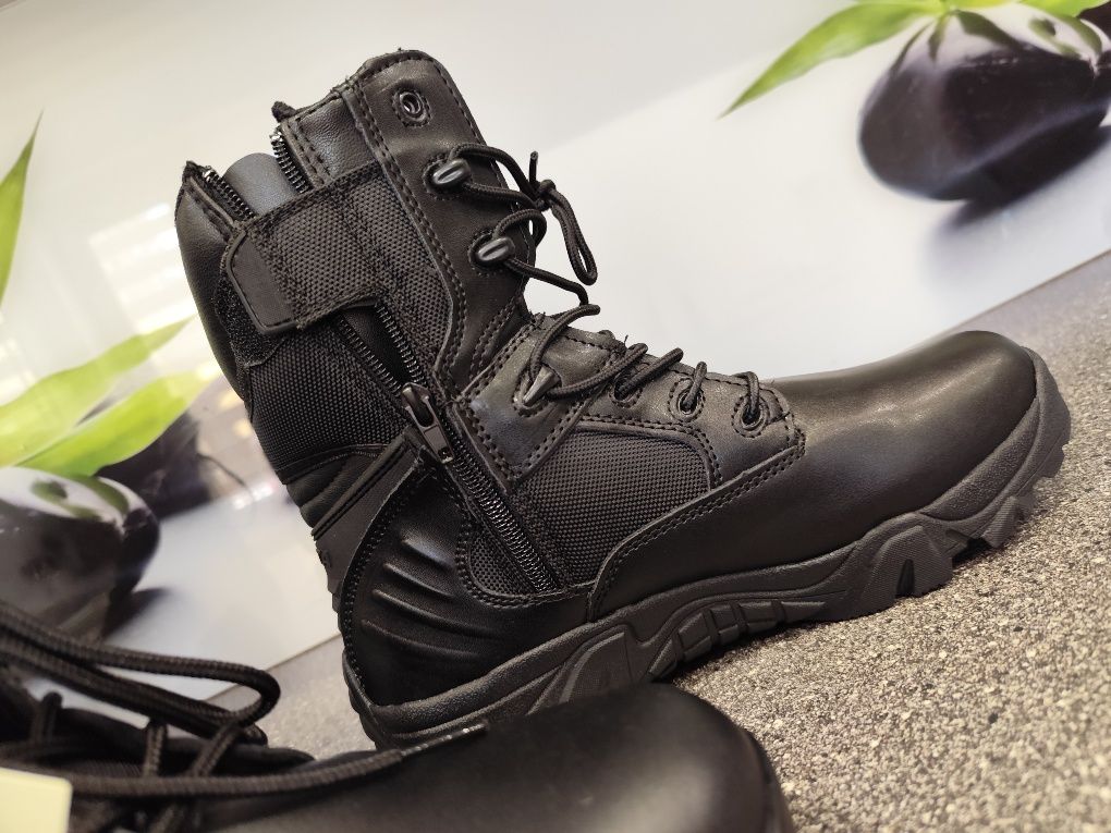Buty Lekkie taktyczne  rozmiar  44 z zamkiem bocznym