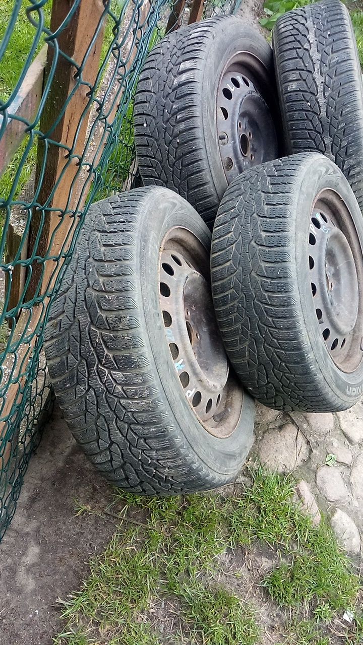 Koła stalowe zikowe miod toyoty avensis t25 z 2005r.