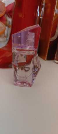 Perfumy REM Ariana Grande