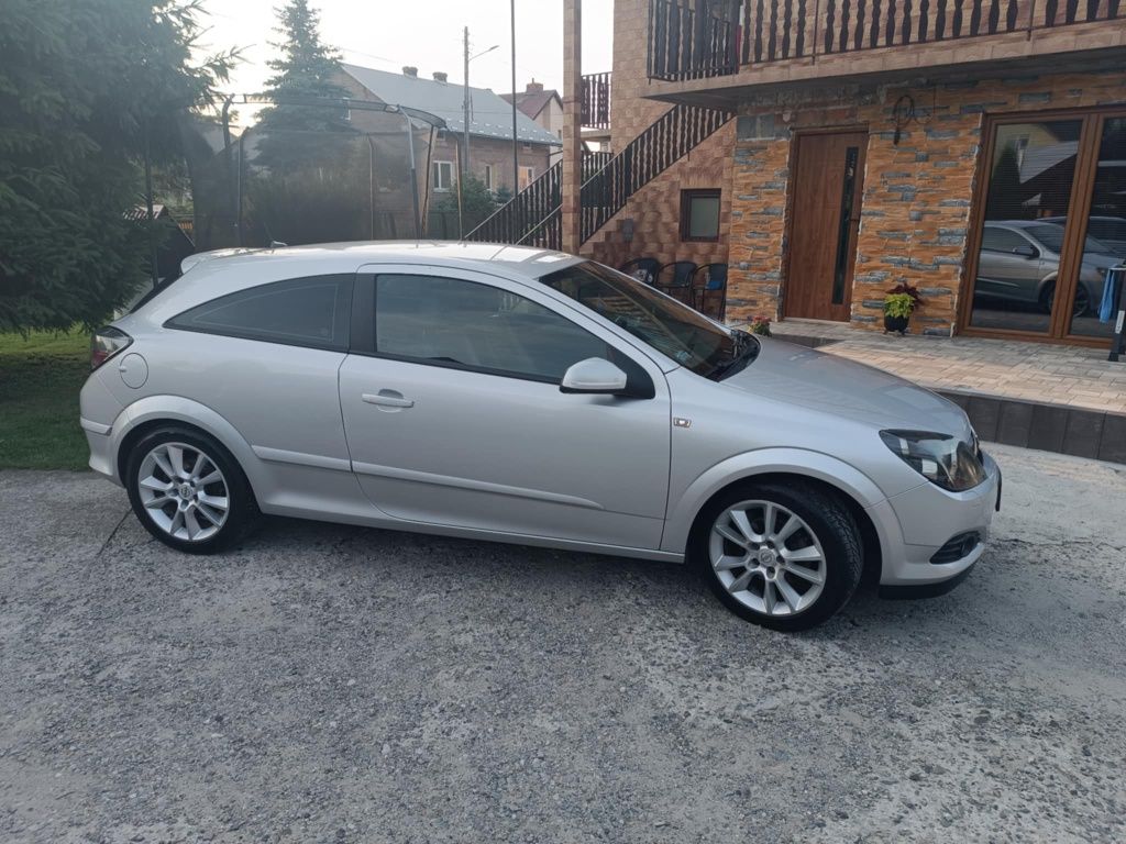Opel Astra GTC 1.7cdti