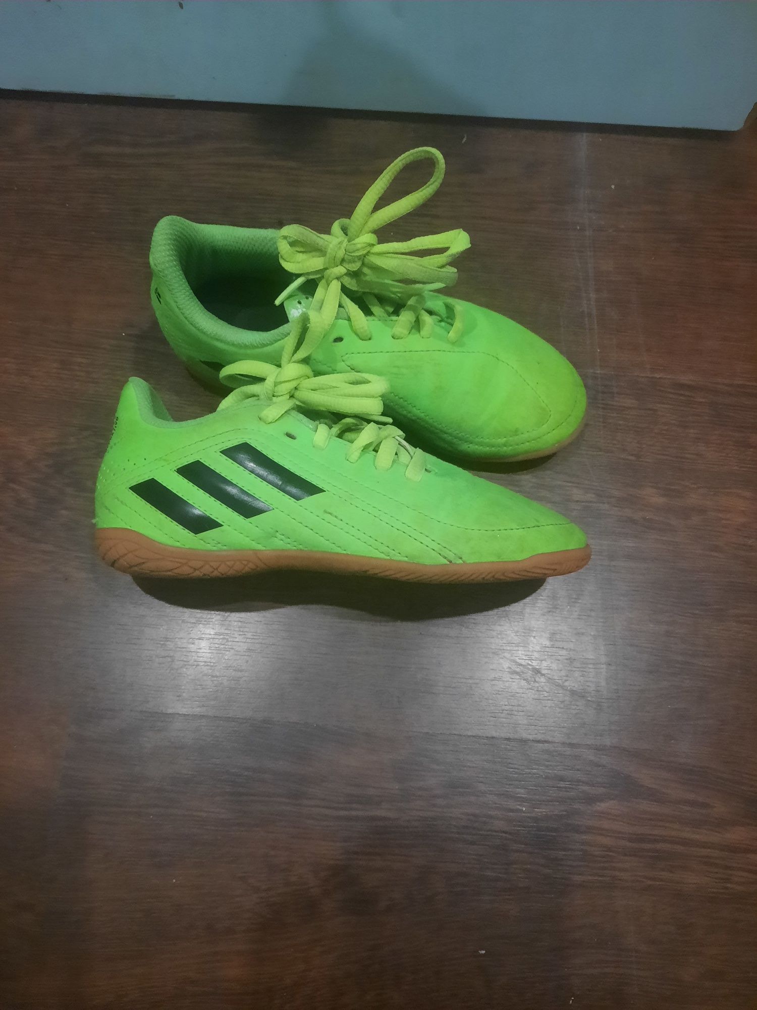 Sapatilhas futsal adidas verde