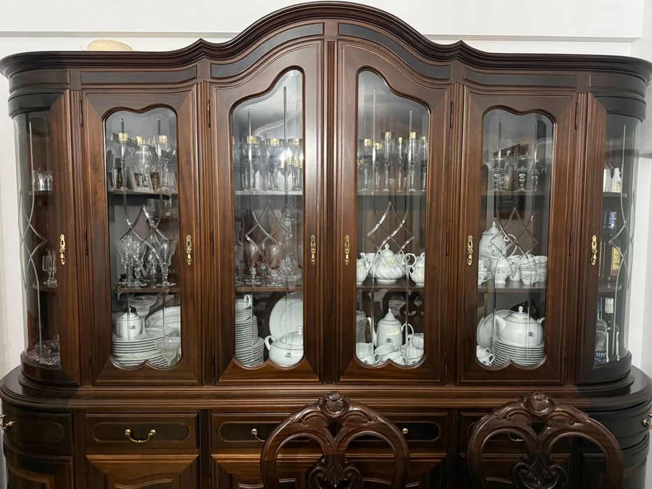 Movel e mesa de sala