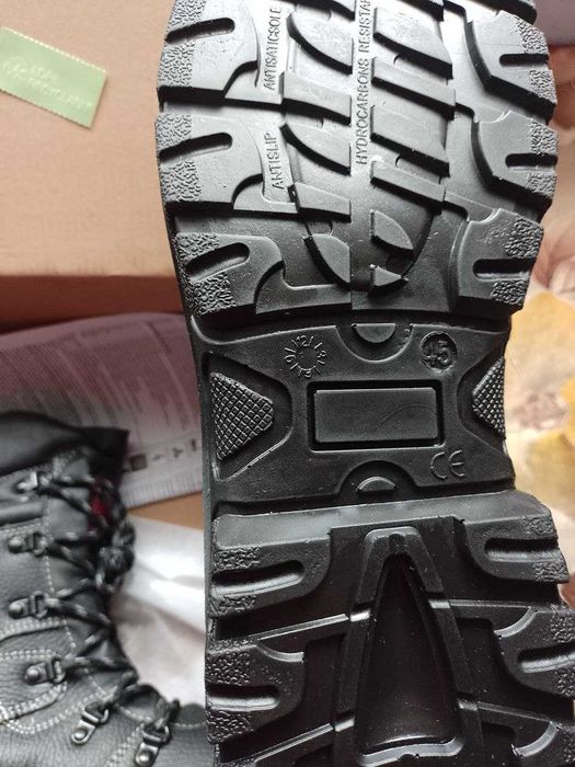 Взуття для роботи