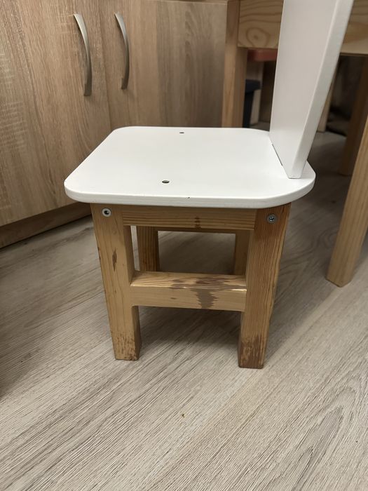 Комплект дитячий стіл з нішею для зберігання і стільчик