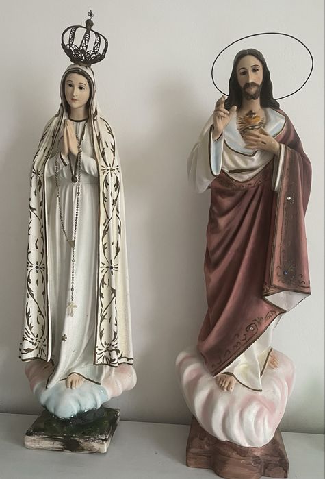 Estatuas de Cristo e da Virgem