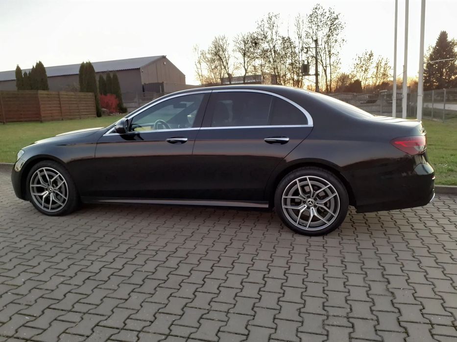 Mercedes-Benz Klasa E 220d 4Matic AMG Fv 23% Gwarancja do 2027r zimówki Salon PL DISTRONIC !