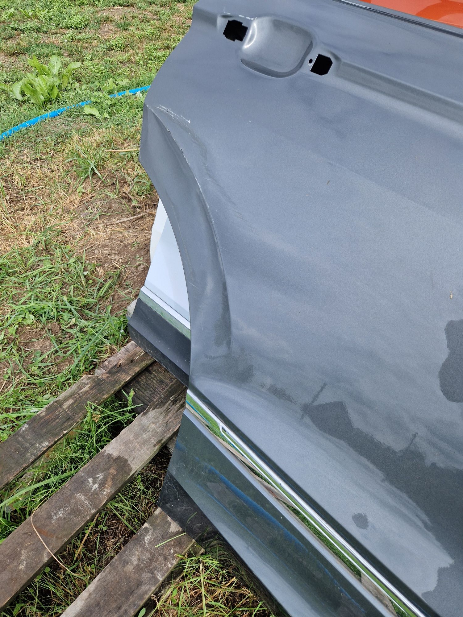 Drzwi prawy  tył vw tiguan 5NA