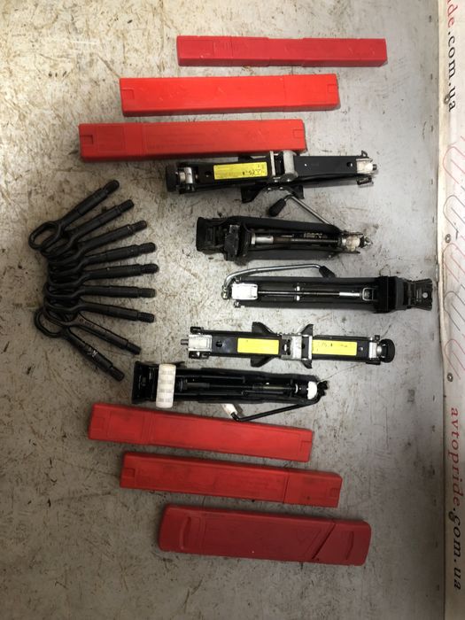 Домкрат крюк запаска VW Skoda Audi аварійний знак