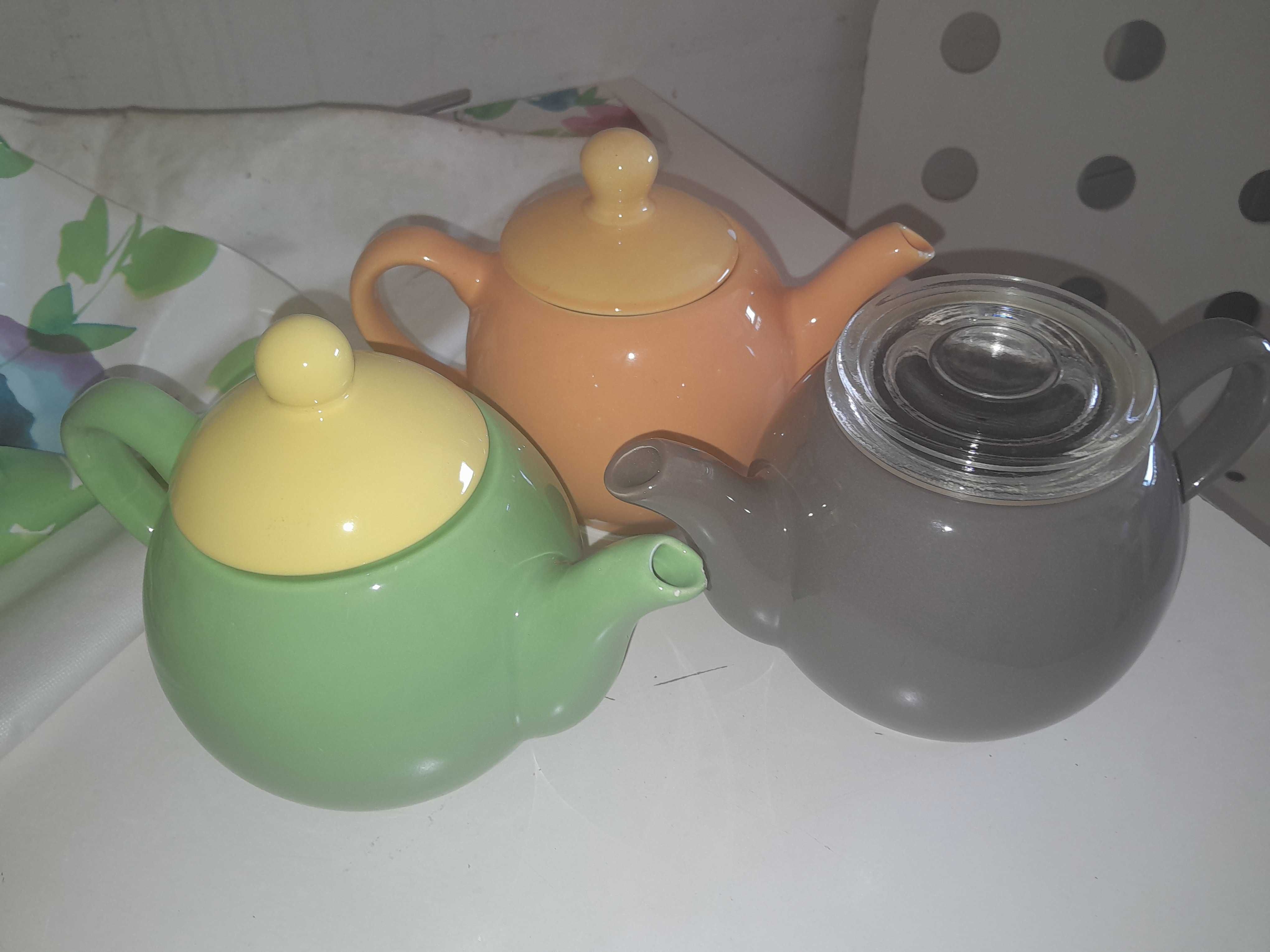 3 Chaleiras de barro