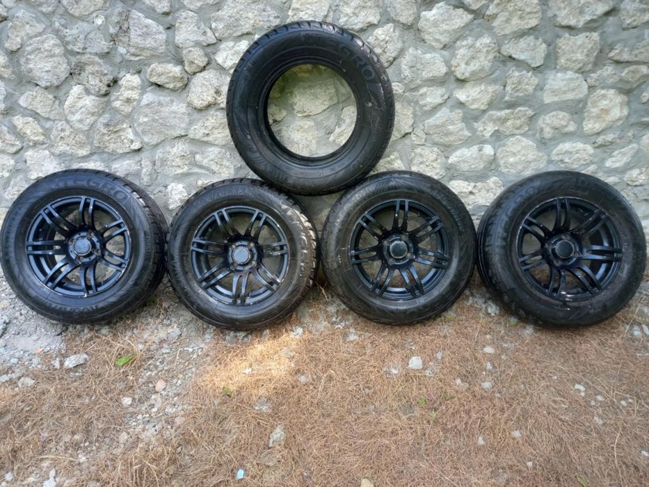 Продаю чотири колоса 2021р на титана і одне 2022