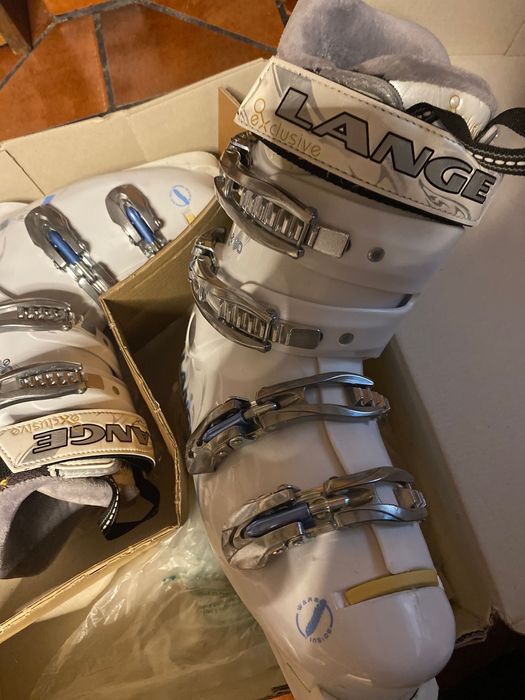Botas para esqui pouco uso 24,5 somente dinheiro