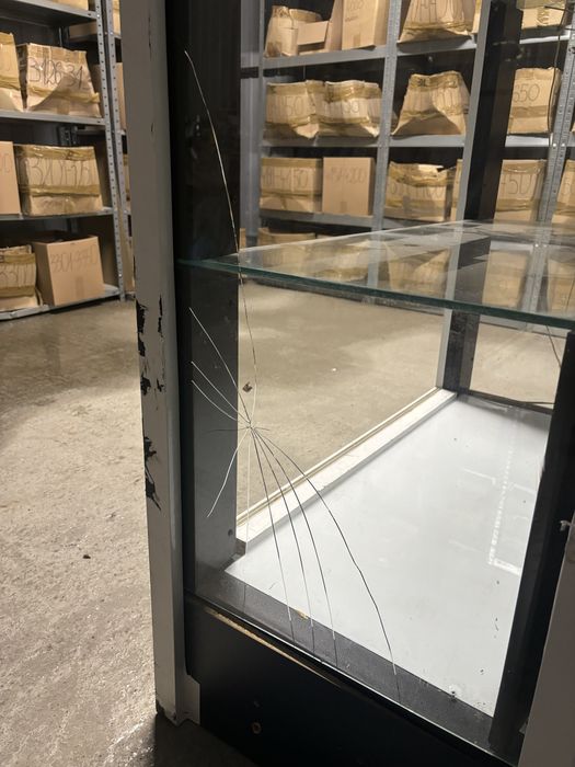 Regały futryny sklepowe