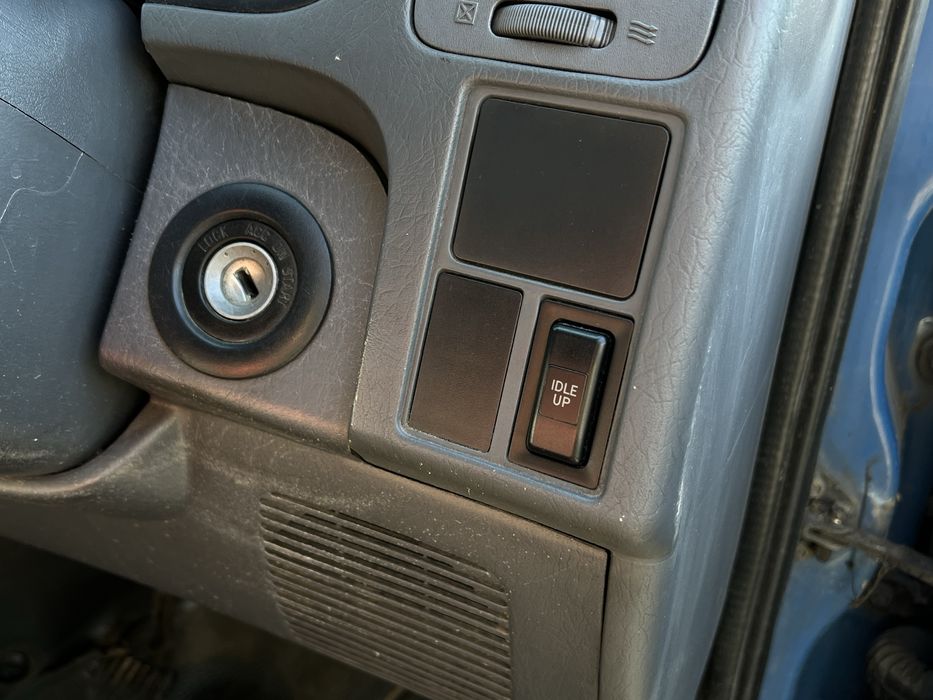 Toyota HiAce (2.5 дизель )