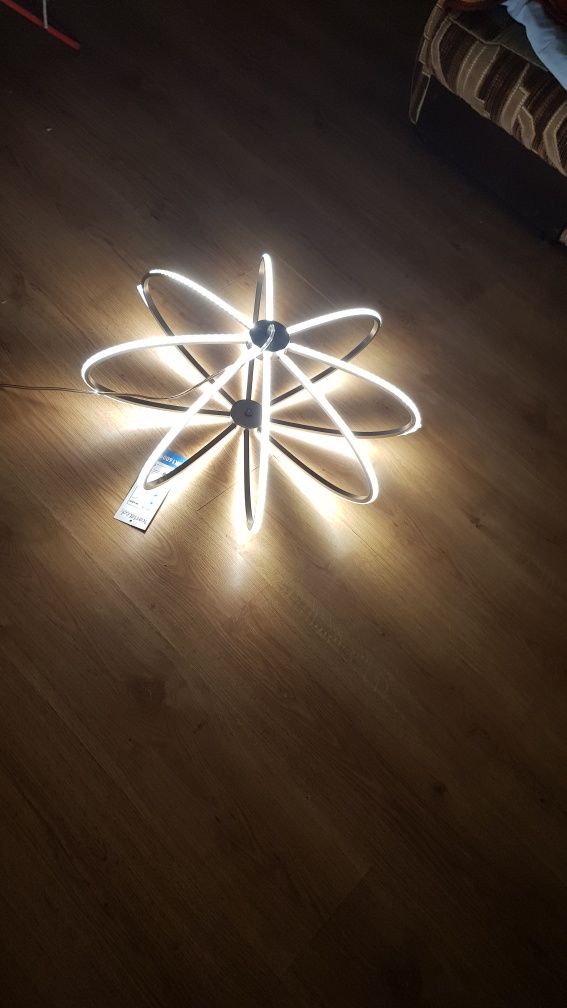 Żyrandol LED 230 V
