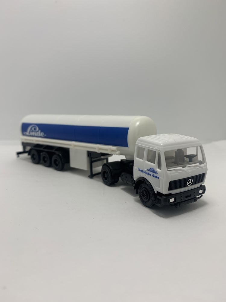 Mercedes com reboque Linde da Herpa H0 1/87