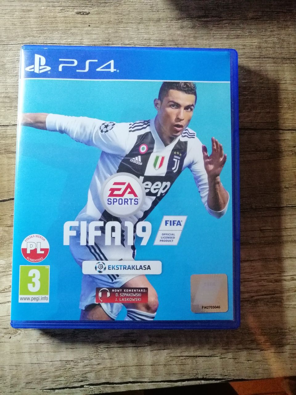 Sprzedam grę Fifa 19 na konsolę PS4