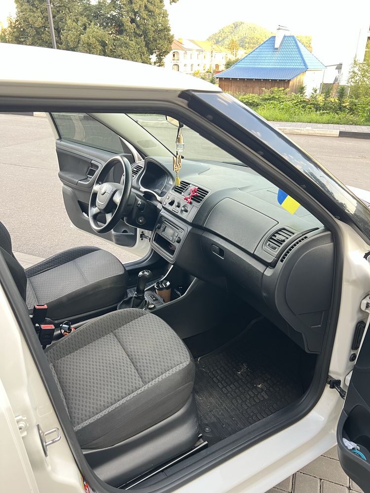 Skoda Fabia 2011 рік
