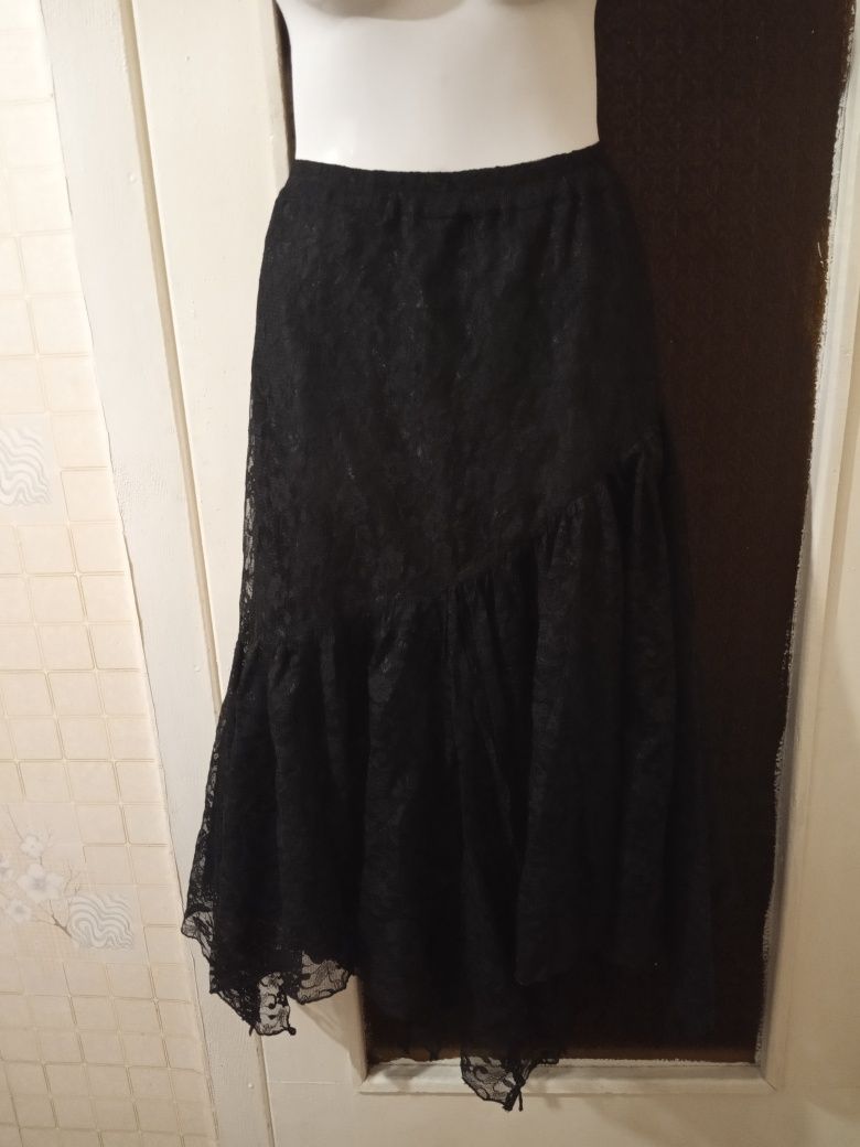 Черная гипюровая юбка миди размер 48-50