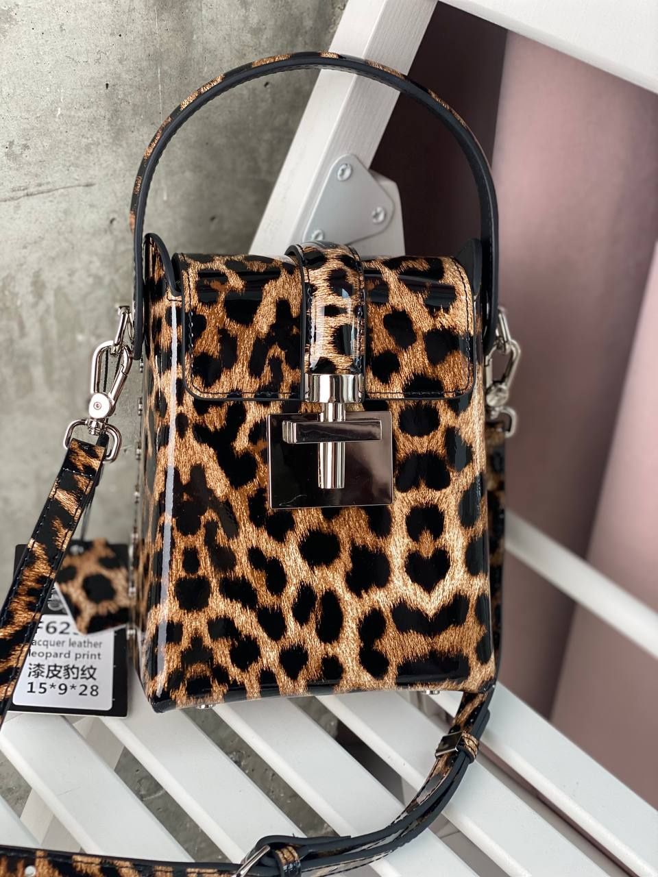 Шкіряна лакова сумка Polina&Eiterou з леопардовим принтом