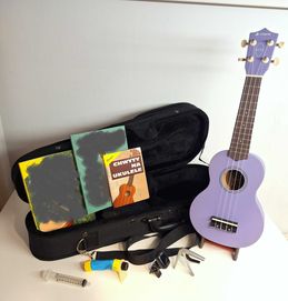 Zestaw ukulele z książkami do nauki gry - praktycznie nieużywane