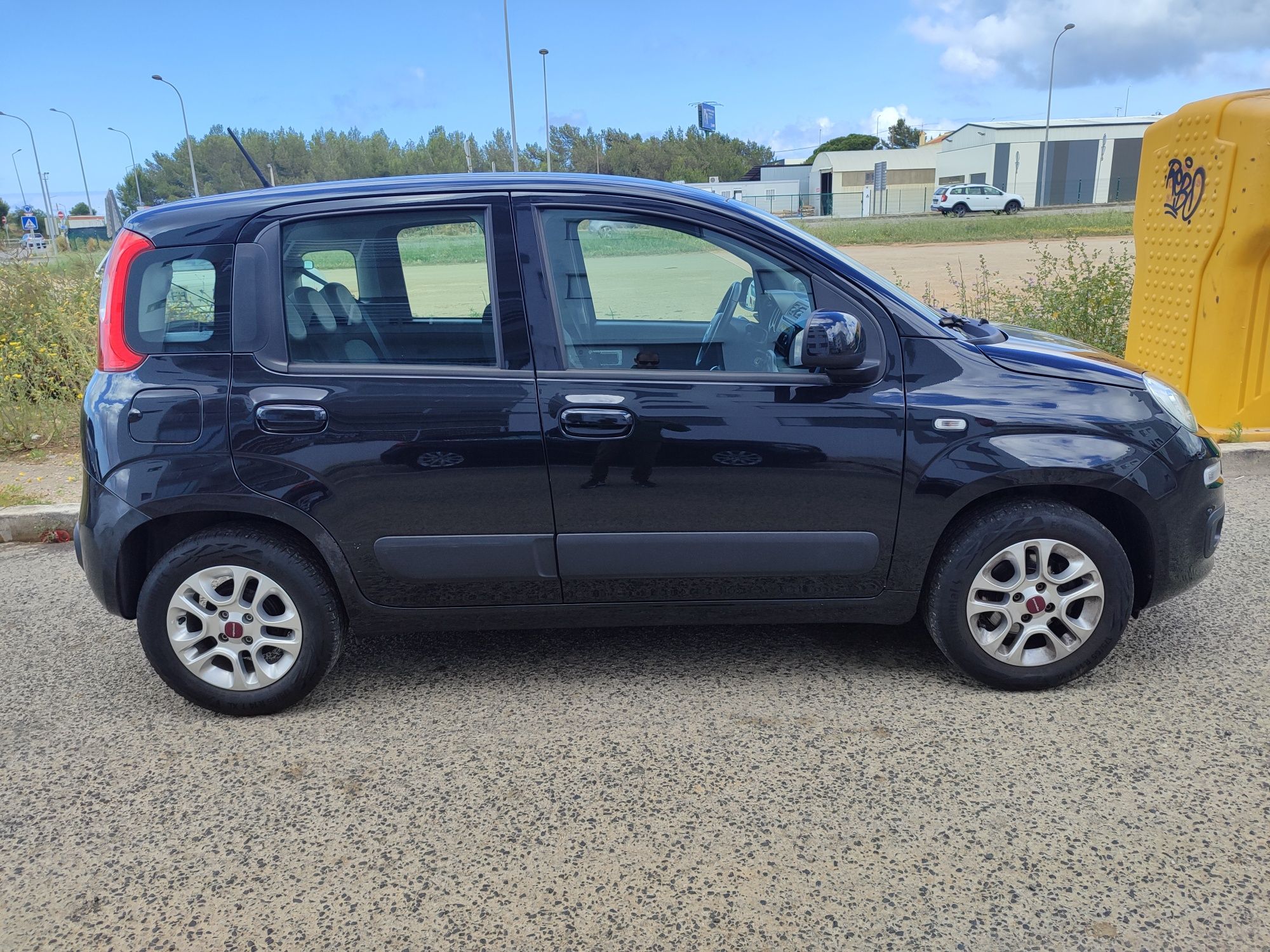 Fiat panda lounge 1.2 em preto