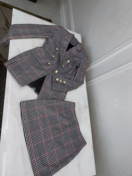 Якісний костюм в клітинку в стилі бальмейн