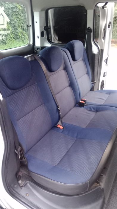 Пежо Партнер пасажир