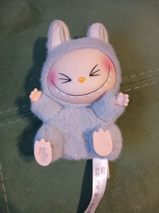 Лабубу полу оригінала