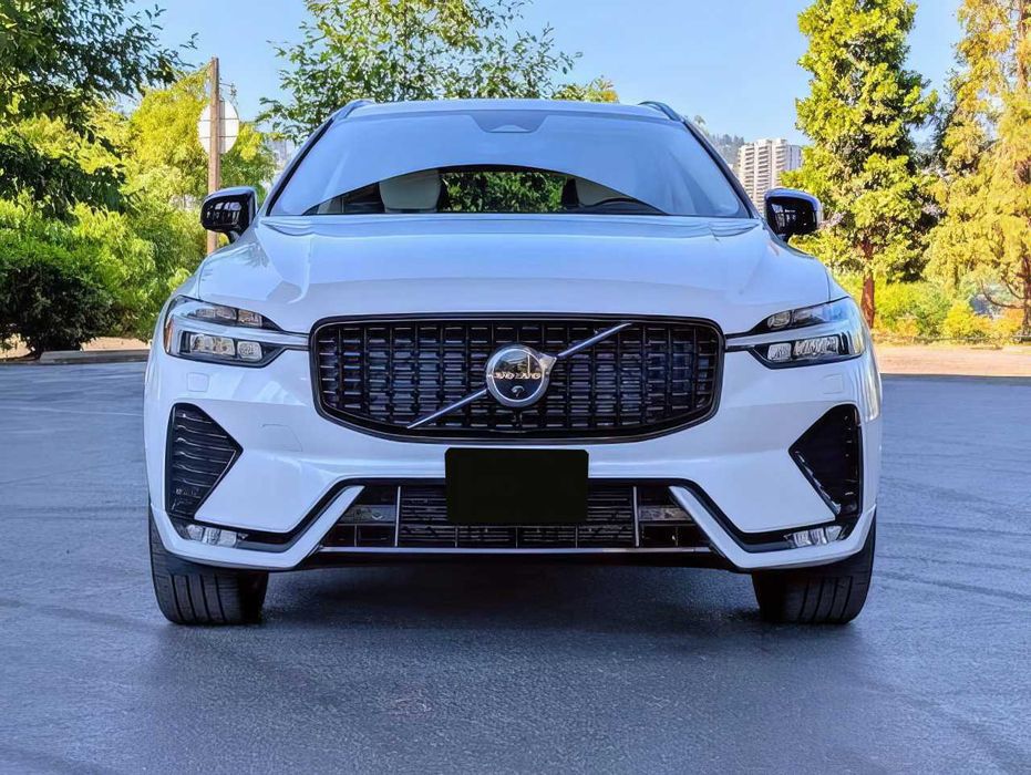 Volvo XC60      2023